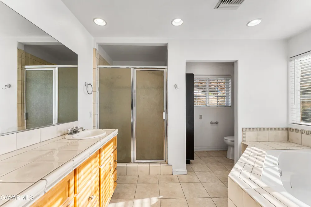 345 Lakeview Drive Palmdale, CA 93551