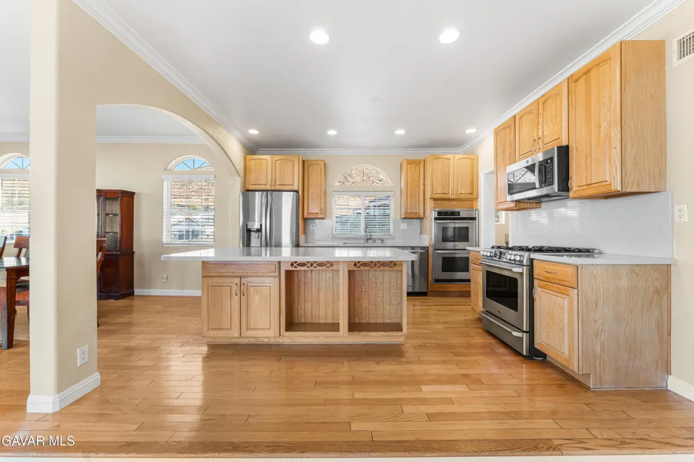 345 Lakeview Drive Palmdale, CA 93551