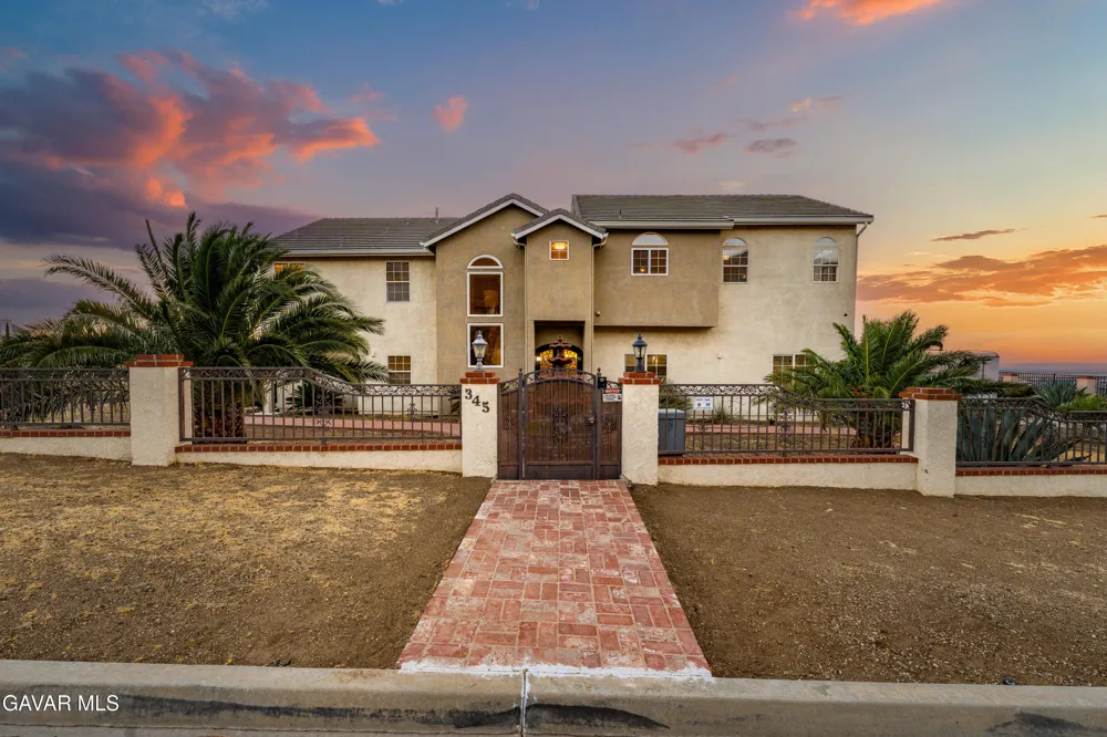 345 Lakeview Drive Palmdale, CA 93551