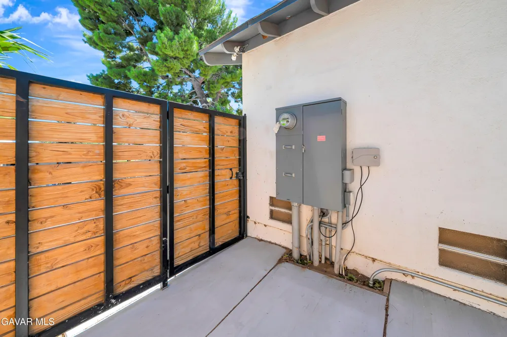 41623 55th St West Lancaster, CA 93536