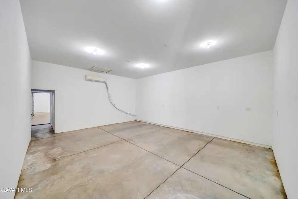 41623 55th St West Lancaster, CA 93536