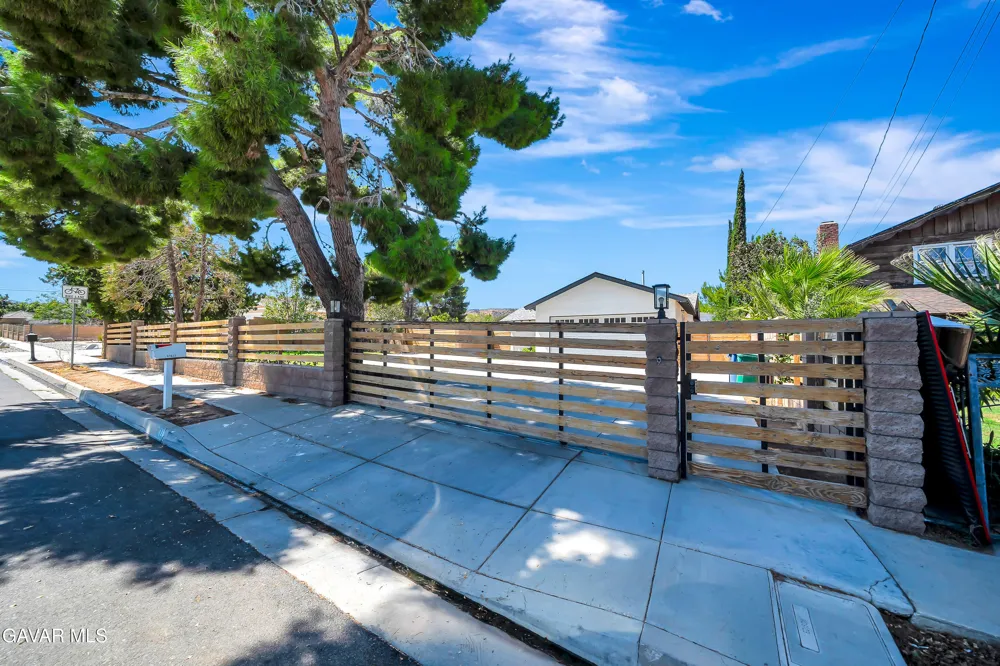 41623 55th St West Lancaster, CA 93536