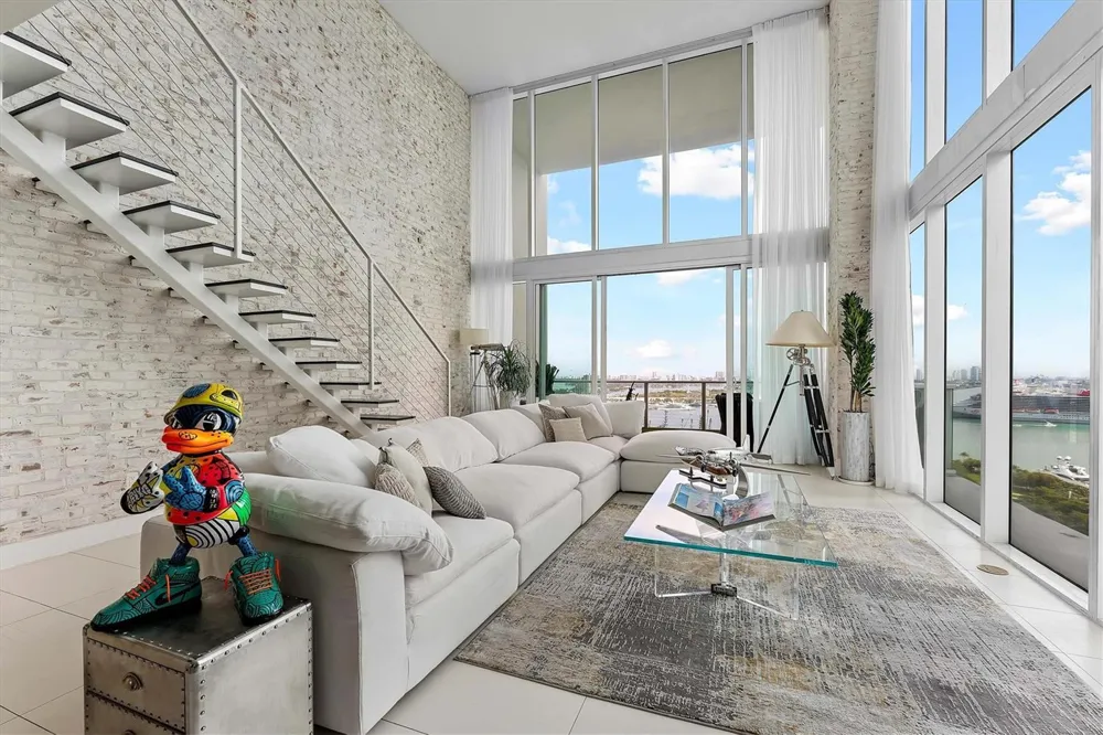 1040 Biscayne Boulevard #2101 Miami, FL 33132
