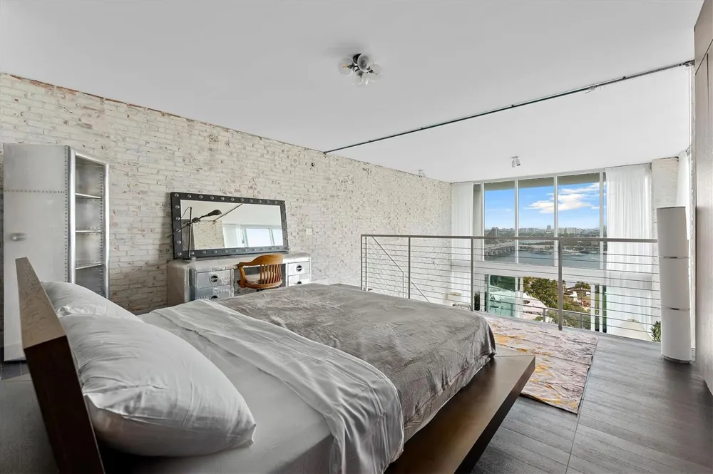 1040 Biscayne Boulevard #2101 Miami, FL 33132