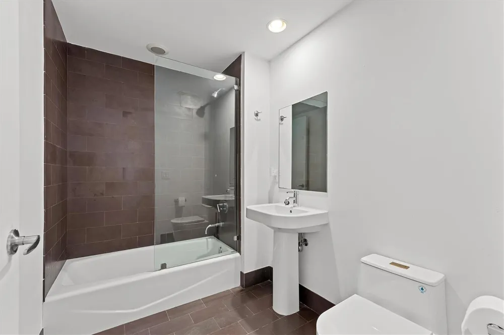 1040 Biscayne Boulevard #2101 Miami, FL 33132