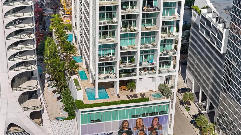1040 Biscayne Boulevard #2101 Miami, FL 33132