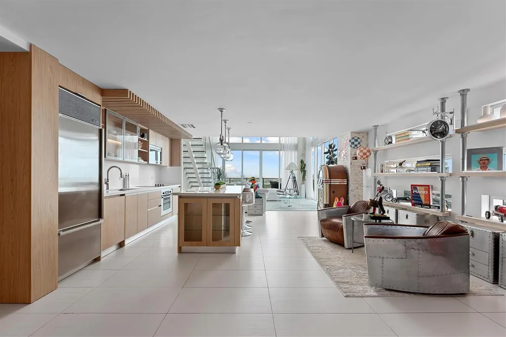 1040 Biscayne Boulevard #2101 Miami, FL 33132
