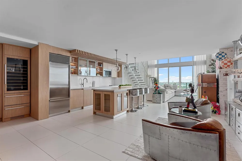 1040 Biscayne Boulevard #2101 Miami, FL 33132