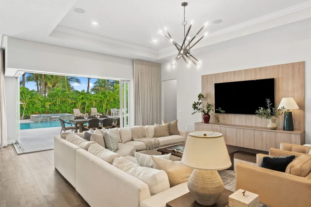 12705 Nevins Lane Palm Beach Gardens, FL 33412