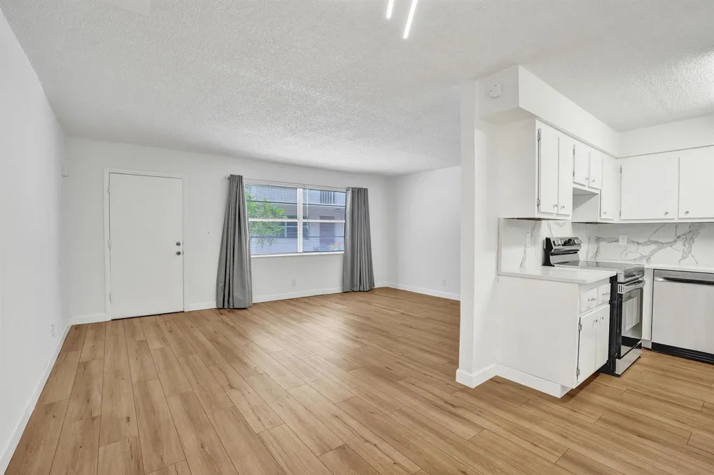 1100 SE 4th Avenue #5 Deerfield Beach, FL 33441