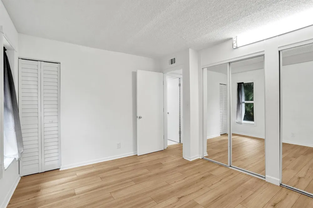 1100 SE 4th Avenue #5 Deerfield Beach, FL 33441