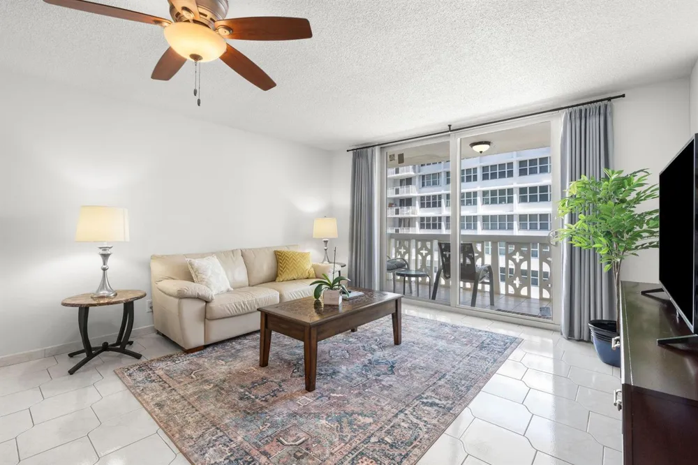 1825 S Ocean Drive #703 Hallandale Beach, FL 33009