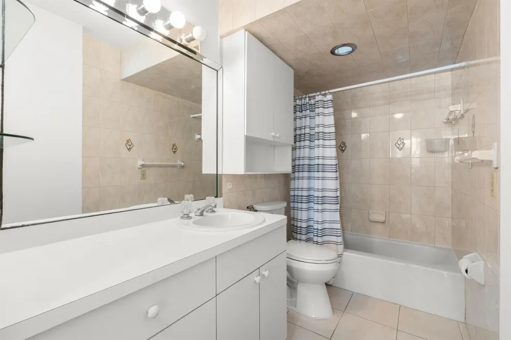 1825 S Ocean Drive #703 Hallandale Beach, FL 33009