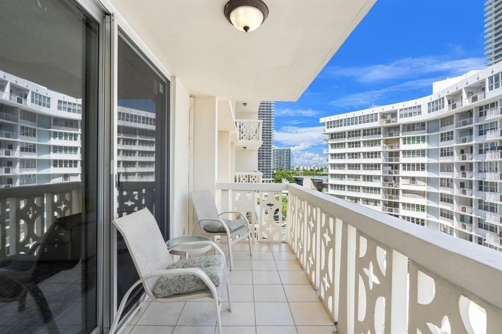 1825 S Ocean Drive #703 Hallandale Beach, FL 33009
