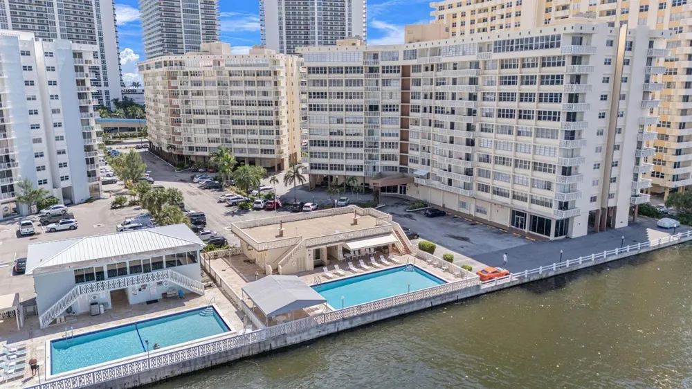 1825 S Ocean Drive #703 Hallandale Beach, FL 33009