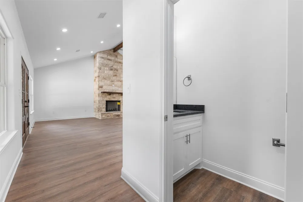 1698 Rogers Hill Road Waco, TX 76705