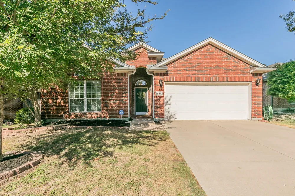 5009 Bedfordshire Drive Fort Worth, TX 76135