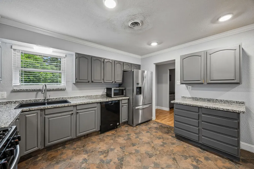 2332 Hartline Drive Dallas, TX 75228