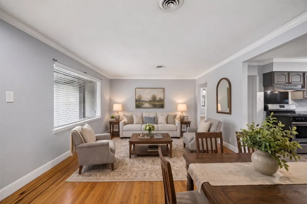 2332 Hartline Drive Dallas, TX 75228