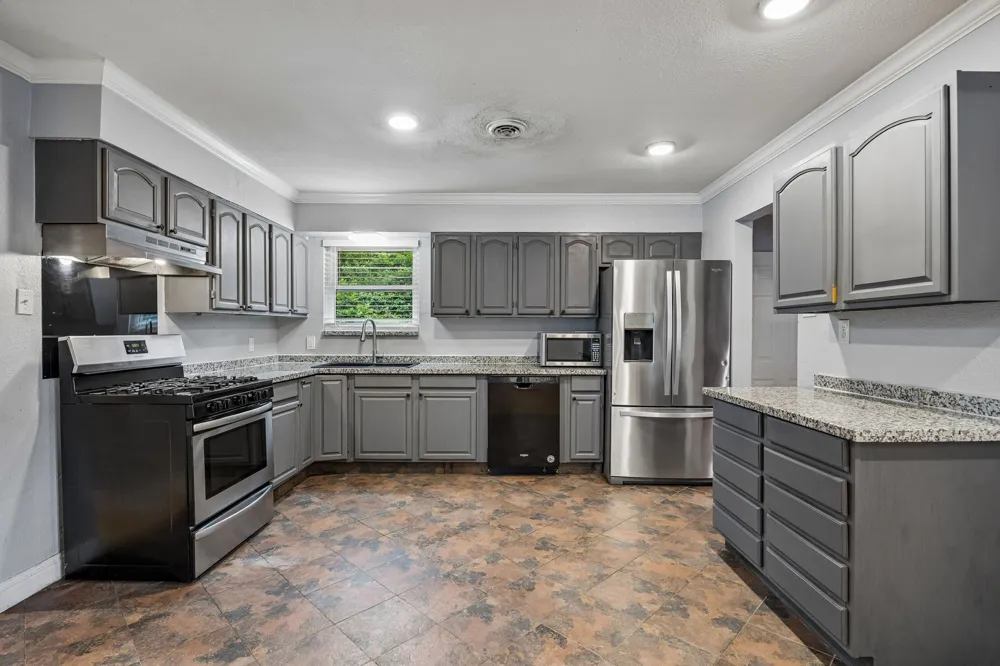 2332 Hartline Drive Dallas, TX 75228