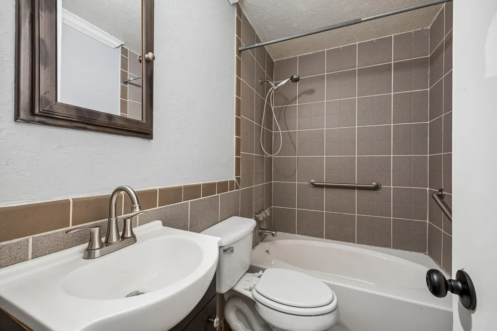 2332 Hartline Drive Dallas, TX 75228