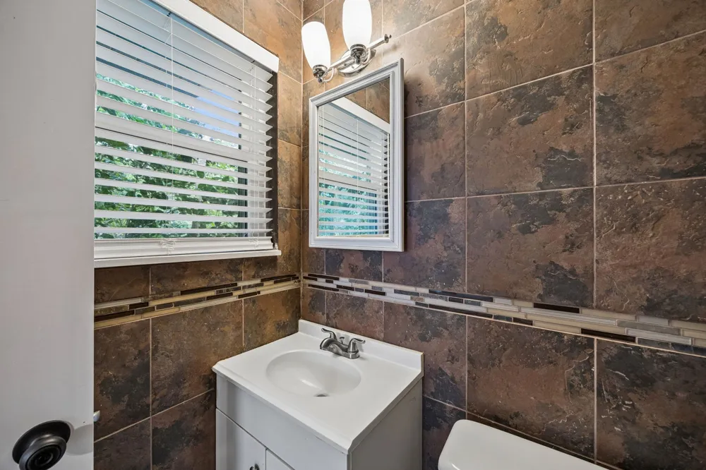 2332 Hartline Drive Dallas, TX 75228
