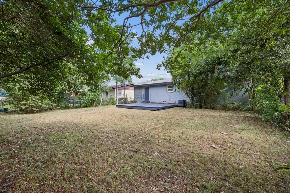 2332 Hartline Drive Dallas, TX 75228