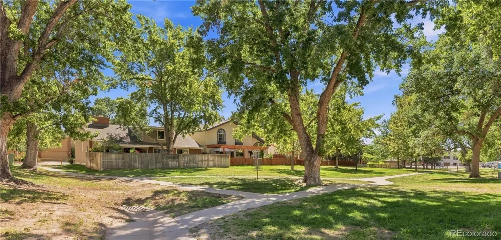 2893 S Oakland Circle E Aurora, CO 80014