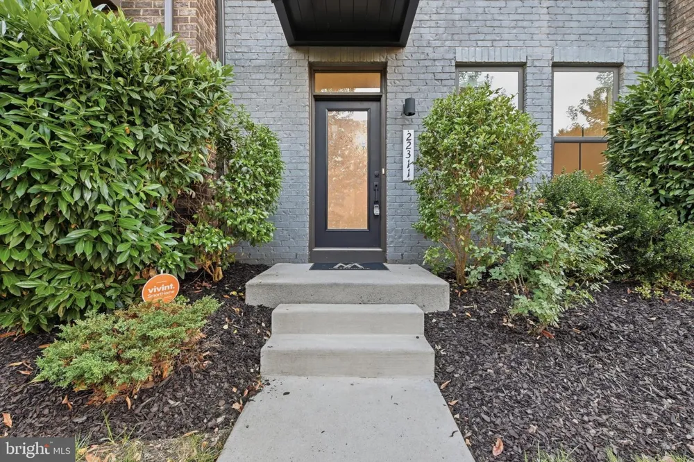 22311 TEES TERRACE Ashburn, VA 20148