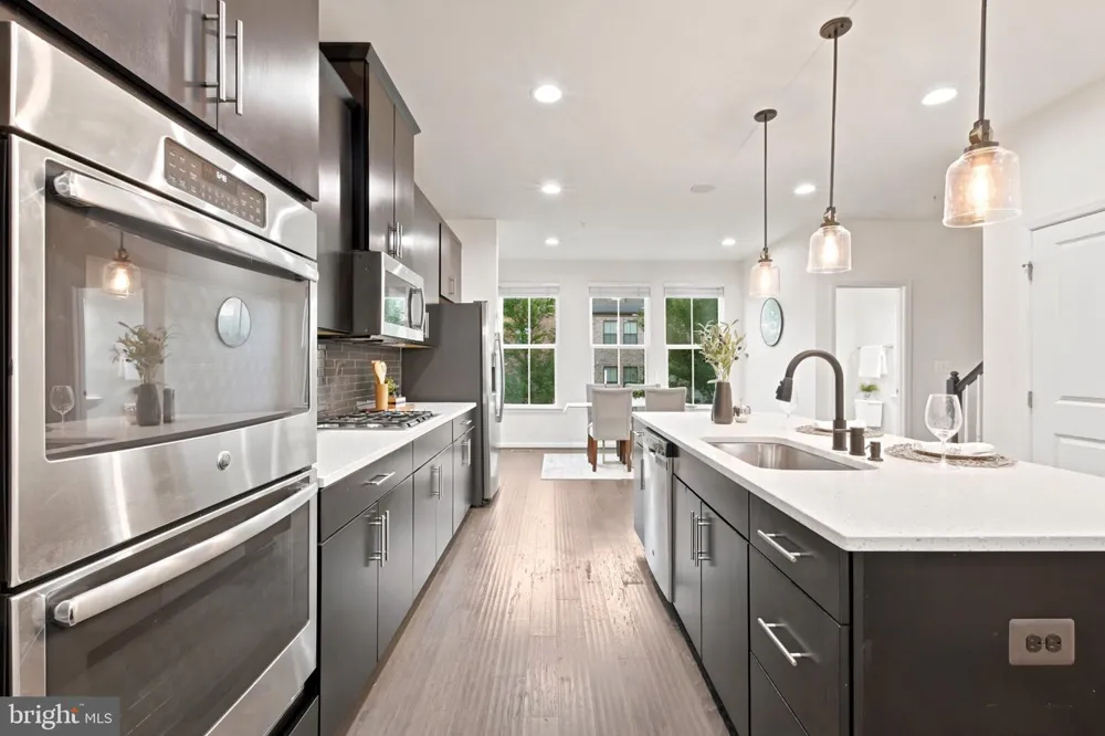 22311 TEES TERRACE Ashburn, VA 20148