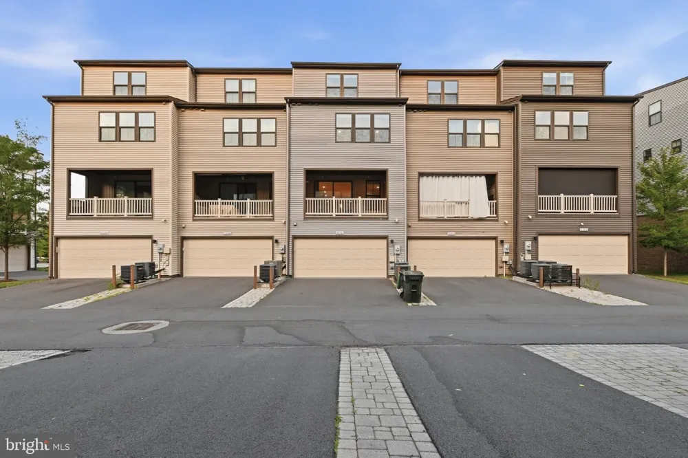 22311 TEES TERRACE Ashburn, VA 20148