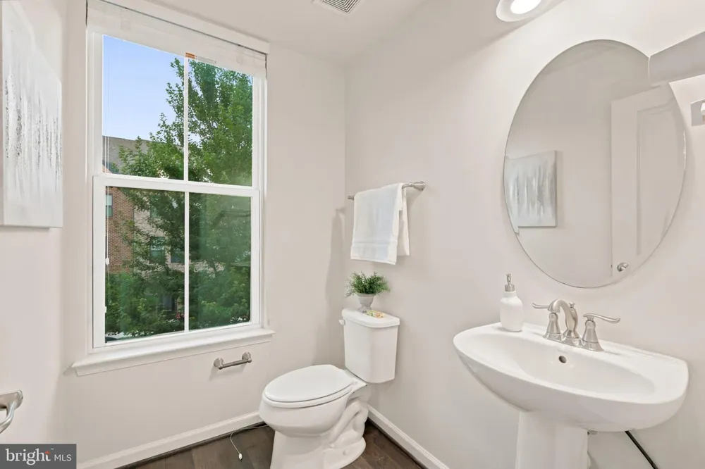 22311 TEES TERRACE Ashburn, VA 20148