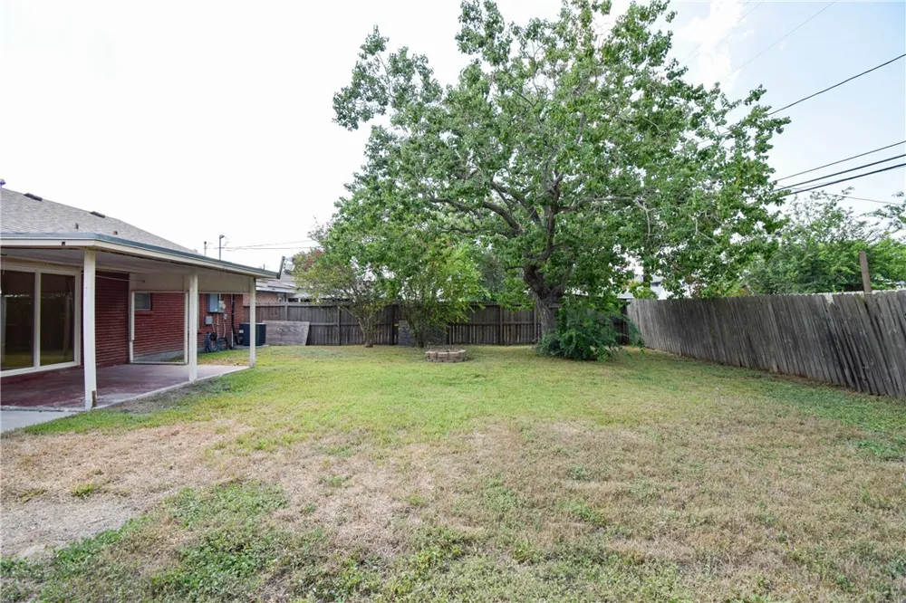 1209 Dallas Street Portland, TX 78374