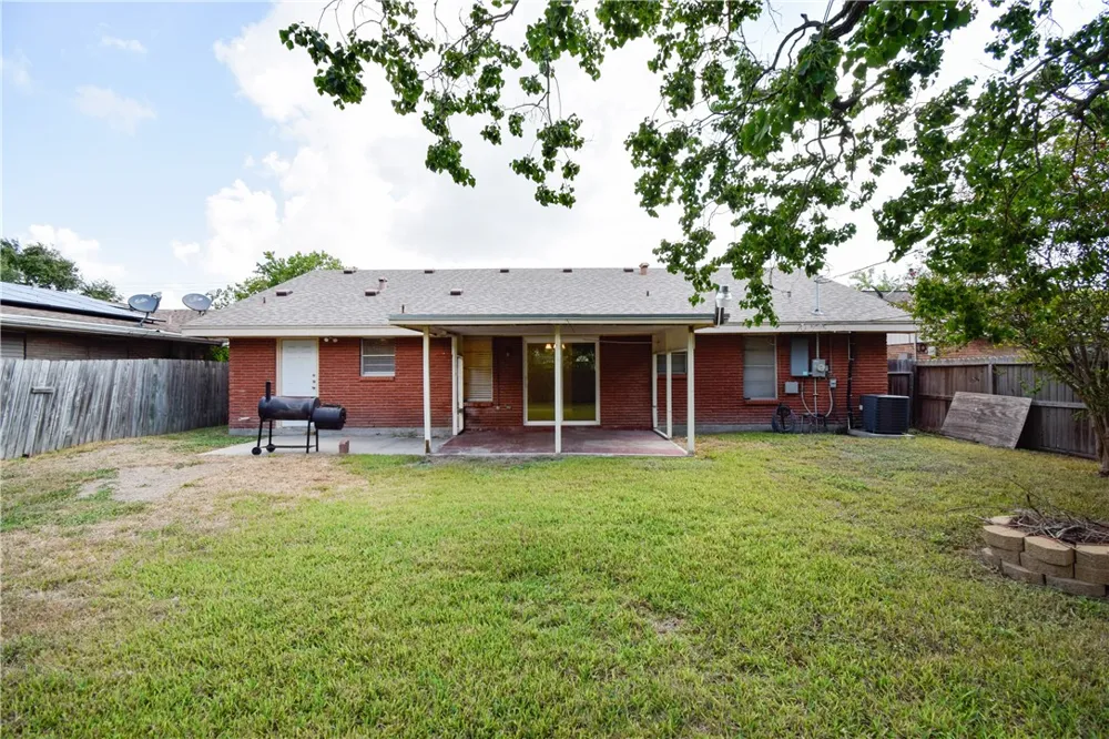 1209 Dallas Street Portland, TX 78374