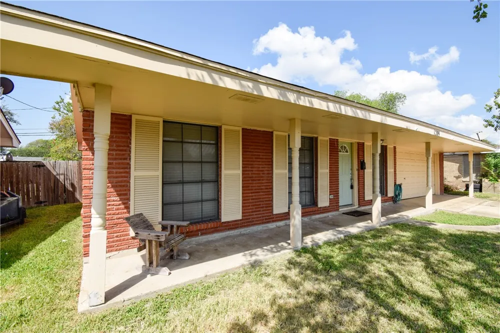 1209 Dallas Street Portland, TX 78374