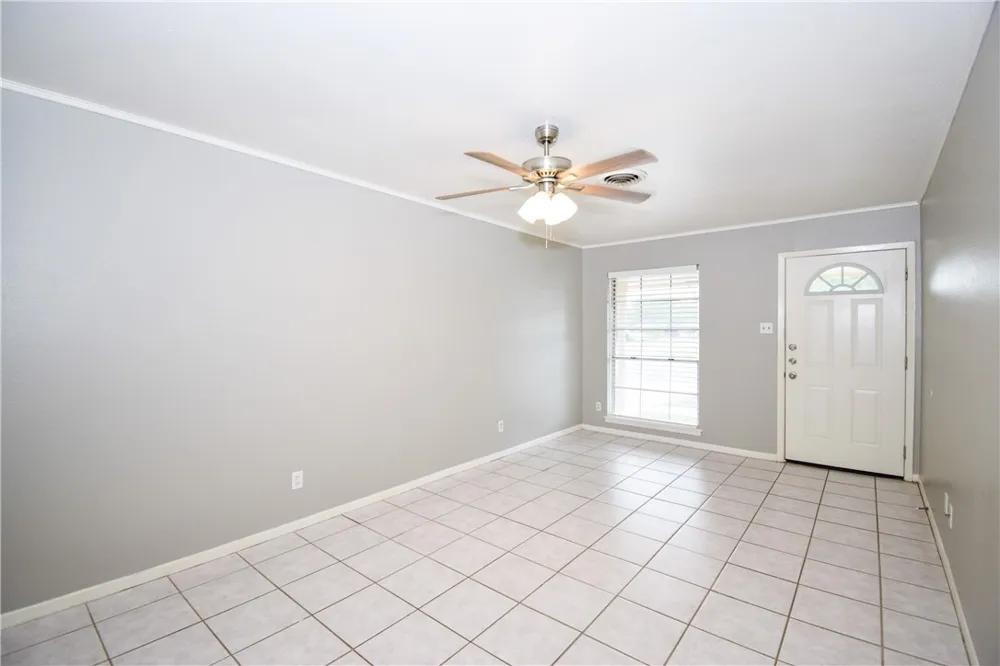 1209 Dallas Street Portland, TX 78374