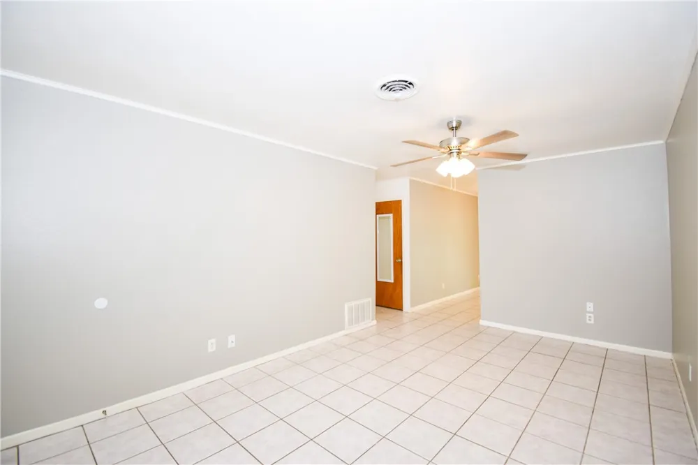 1209 Dallas Street Portland, TX 78374