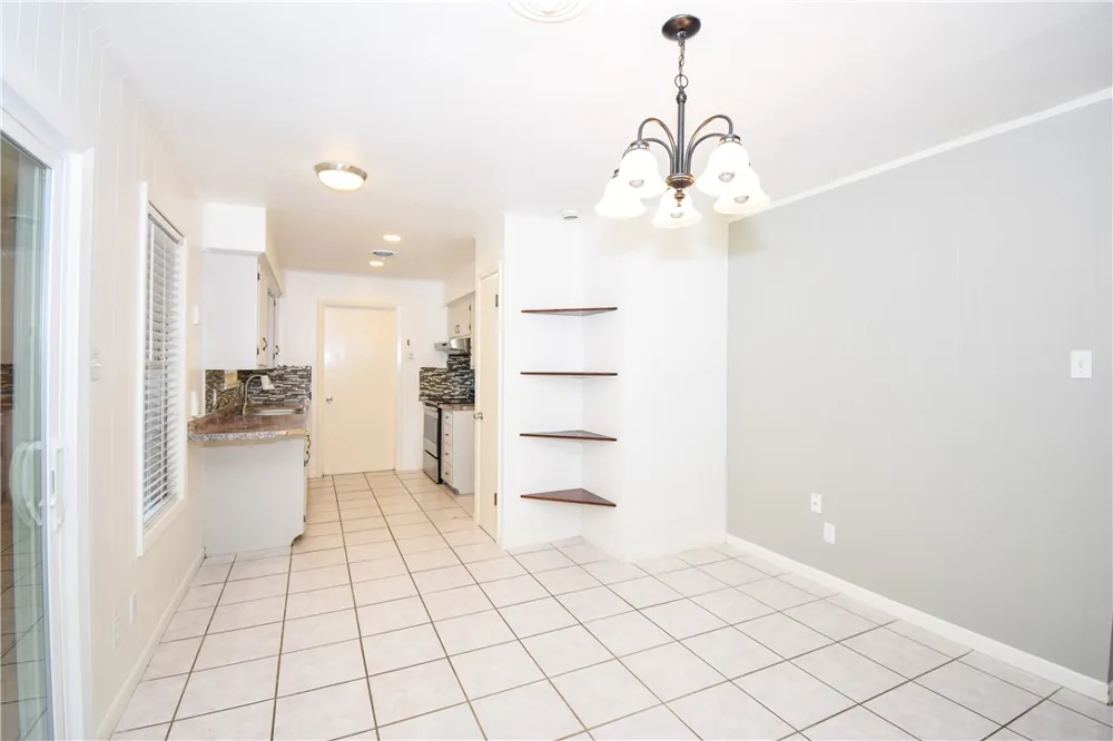 1209 Dallas Street Portland, TX 78374