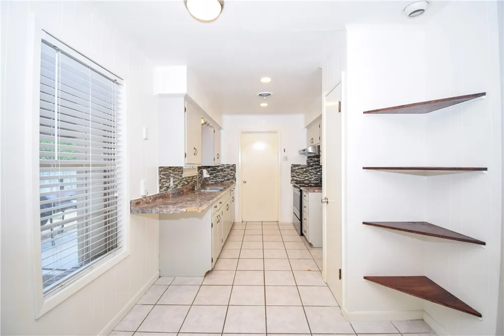 1209 Dallas Street Portland, TX 78374