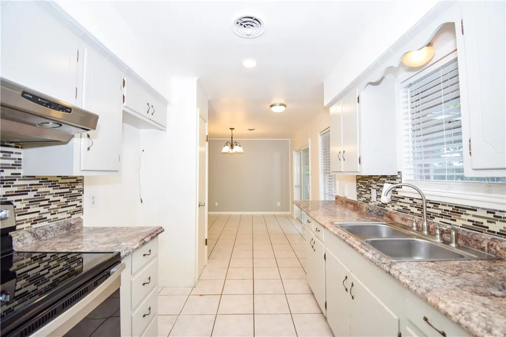 1209 Dallas Street Portland, TX 78374