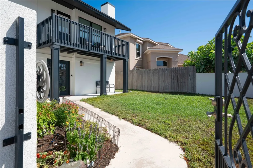 13730 Hawksnest Bay Drive Corpus Christi, TX 78418