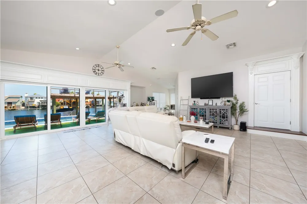 13730 Hawksnest Bay Drive Corpus Christi, TX 78418