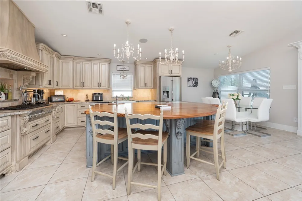 13730 Hawksnest Bay Drive Corpus Christi, TX 78418