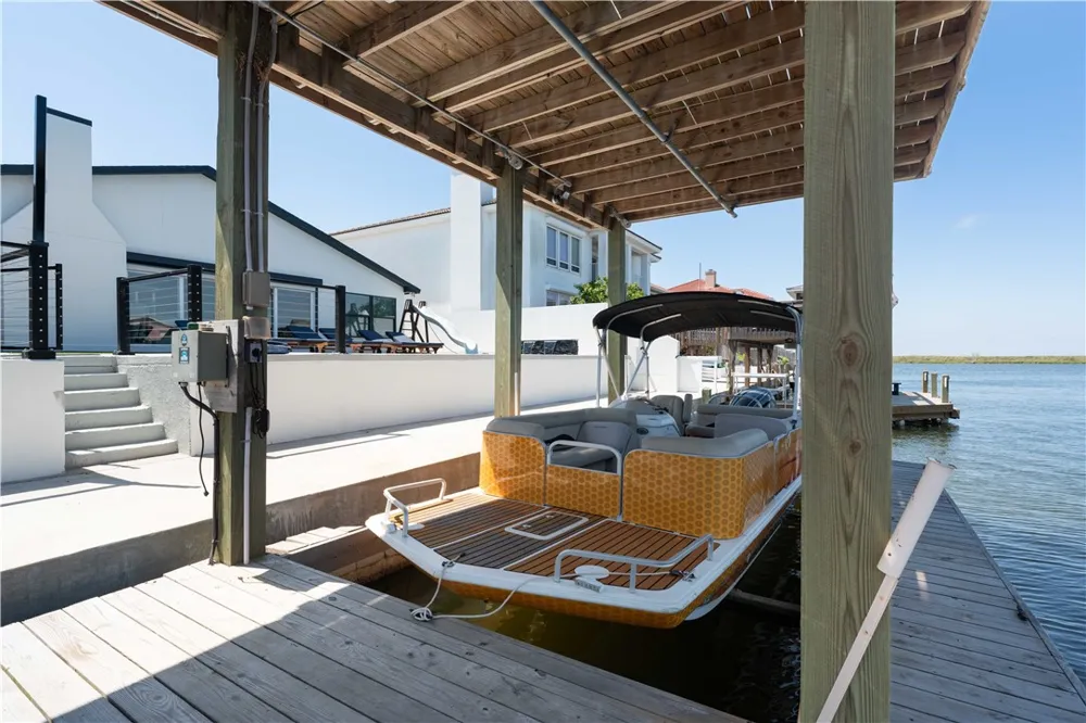 13730 Hawksnest Bay Drive Corpus Christi, TX 78418
