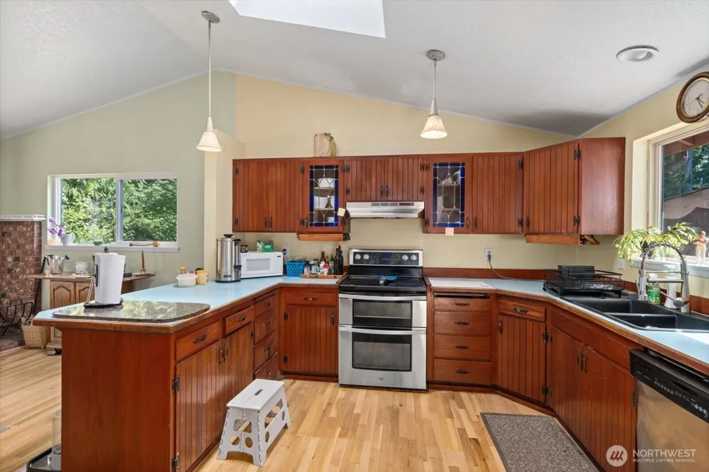 19224 Sprague Drive Bothell, WA 98012