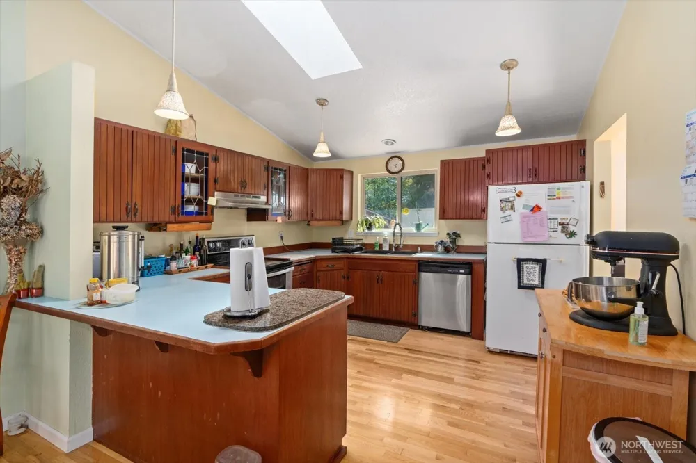 19224 Sprague Drive Bothell, WA 98012
