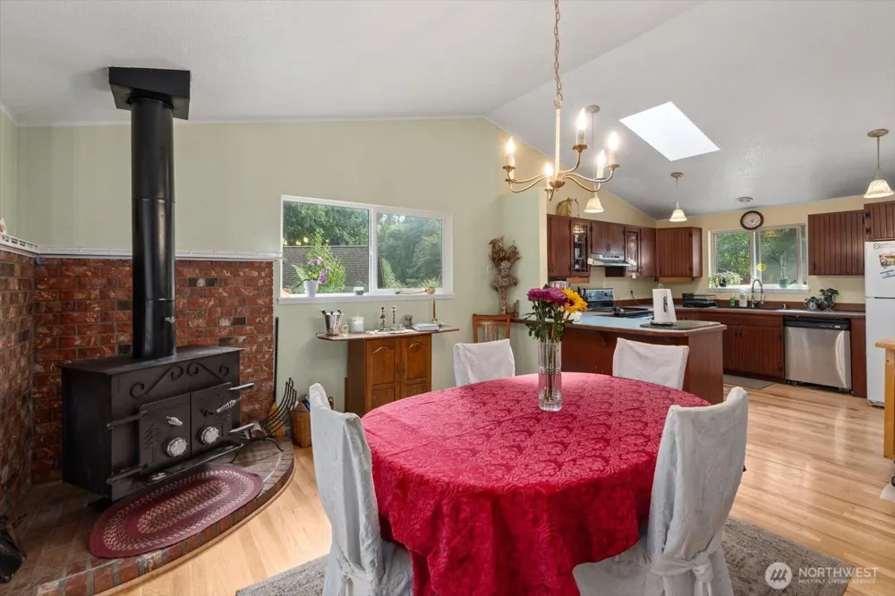 19224 Sprague Drive Bothell, WA 98012