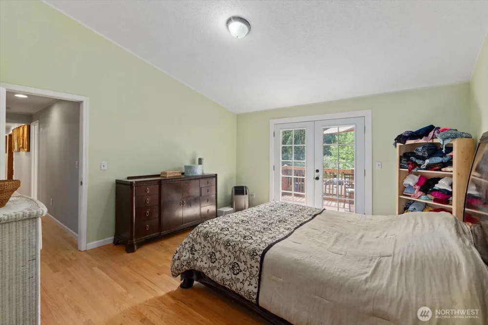 19224 Sprague Drive Bothell, WA 98012