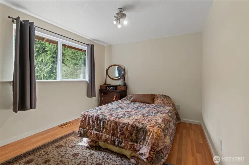 19224 Sprague Drive Bothell, WA 98012