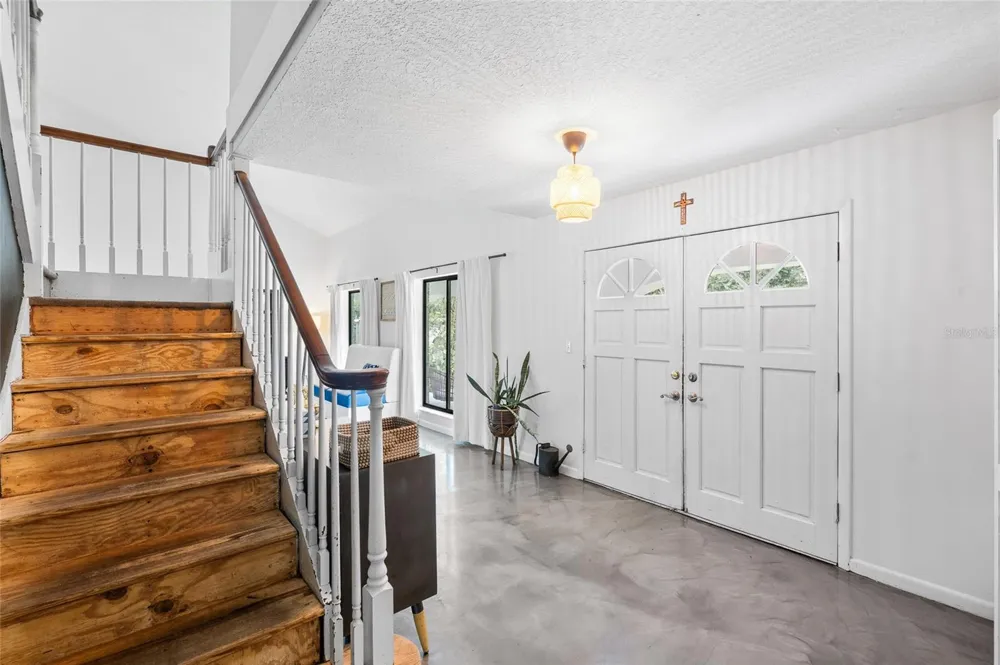 10908 GILLETTE AVENUE Temple Terrace, FL 33617